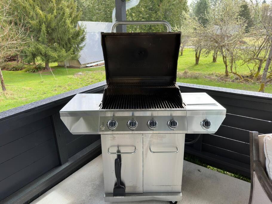 Holiday home Romantic Cozy Walk To Hot Tub Bikes Kayaks Grill Onalaska