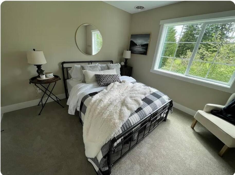 Romantic Cozy Walk To Hot Tub Bikes Kayaks Grill * Onalaska