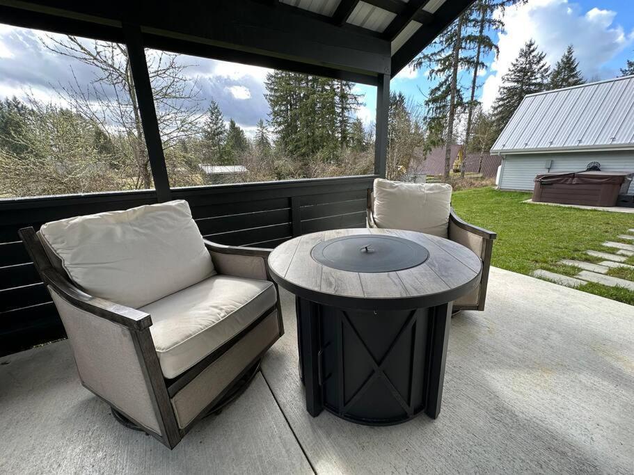 Holiday home Romantic Cozy Walk To Hot Tub Bikes Kayaks Grill